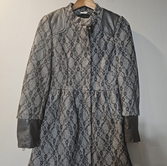Steve Madden Black Gray Faux Leather Trim Lace Overlay Coat Womens Size M - Picture 1 of 7